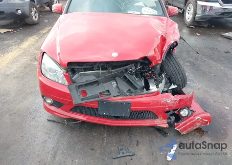 2010 Mercedes-Benz C 300 Sport 4Matic z USA, uszkodzony, nr VIN WDDGF8BB3AR131338